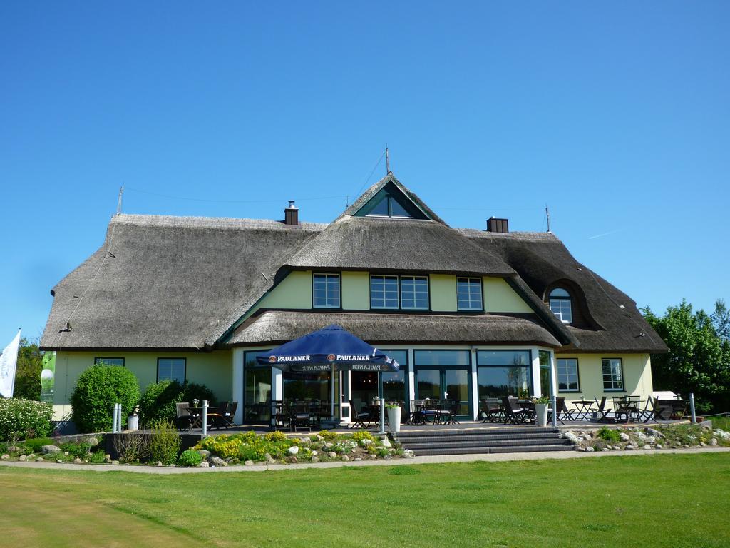 Golfcentrum Schloss Karnitz Ruegen Garz  Buitenkant foto